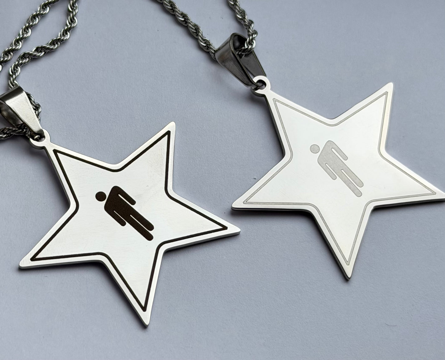 Billie eilish inspired star blohsh necklace really good quality comes with a box